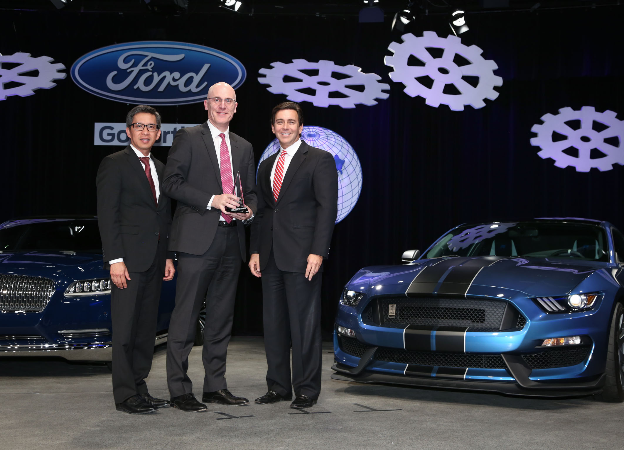 BorgWarner receives 2014 World Excellence Awards from Ford